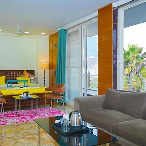 Hotel Lime Tree Hotel 32Nd Avenue Nh-8 Gurgaon Near Sector 29- Fully Vaccinated Staff